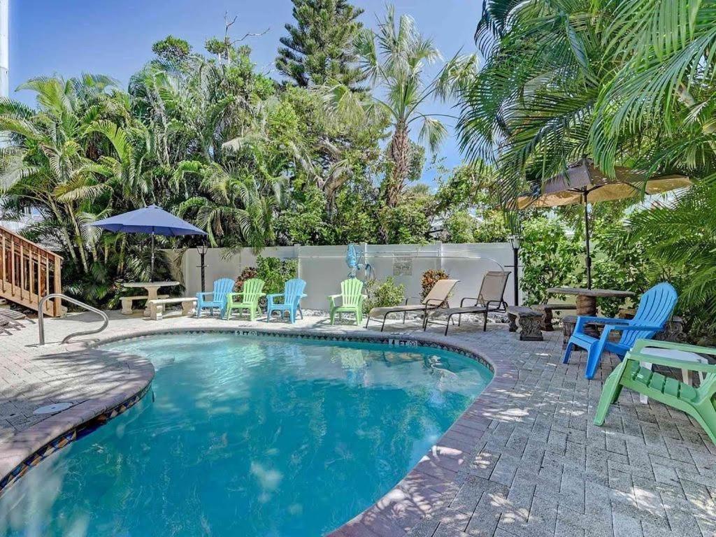 Beach Getaway Pool Condo Between The Island Marina And Beach Bradenton Beach Dış mekan fotoğraf
