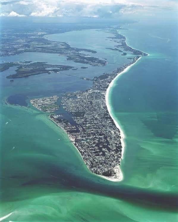 Beach Getaway Pool Condo Between The Island Marina And Beach Bradenton Beach Dış mekan fotoğraf