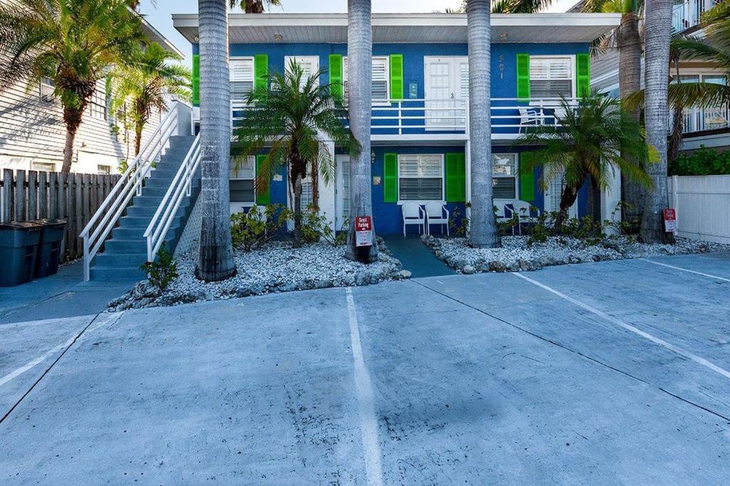 Beach Getaway Pool Condo Between The Island Marina And Beach Bradenton Beach Dış mekan fotoğraf