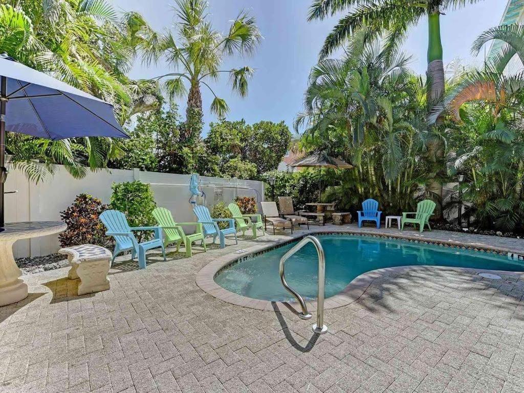 Beach Getaway Pool Condo Between The Island Marina And Beach Bradenton Beach Dış mekan fotoğraf