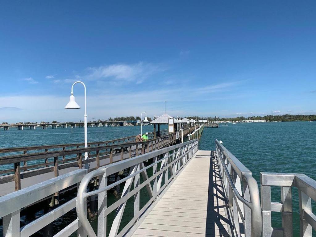 Beach Getaway Pool Condo Between The Island Marina And Beach Bradenton Beach Dış mekan fotoğraf